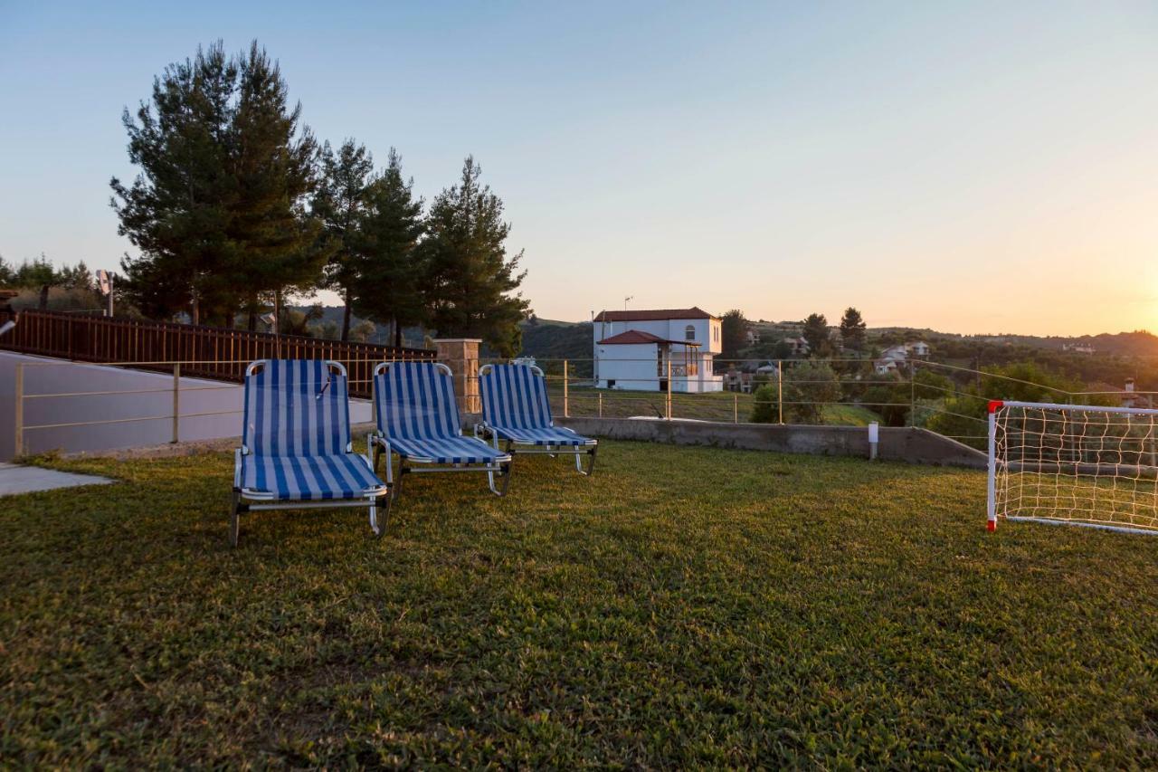 Villa Rossa Hanioti Exteriör bild